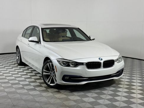 Used 2018 BMW 330i xDrive Sedan w/ Convenience Package AWD/4WD image 2
