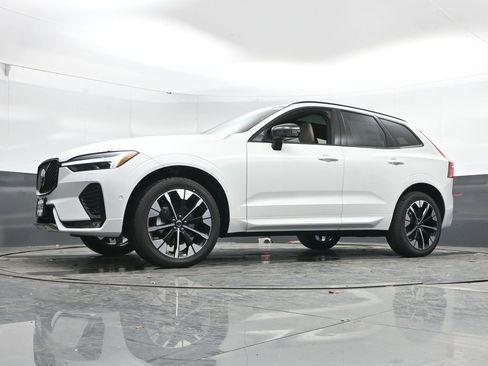 New 2026 Volvo XC60 B5 Plus w/ Climate Package AWD/4WD image 41