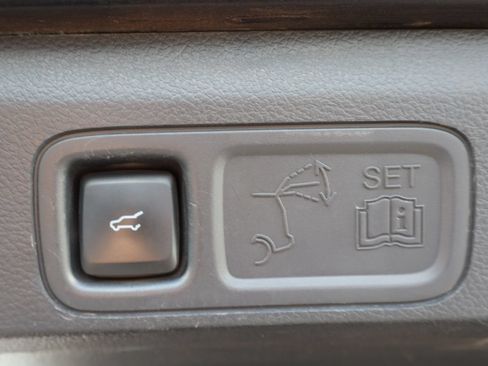Used 2024 Ford Expedition Limited AWD/4WD image 34