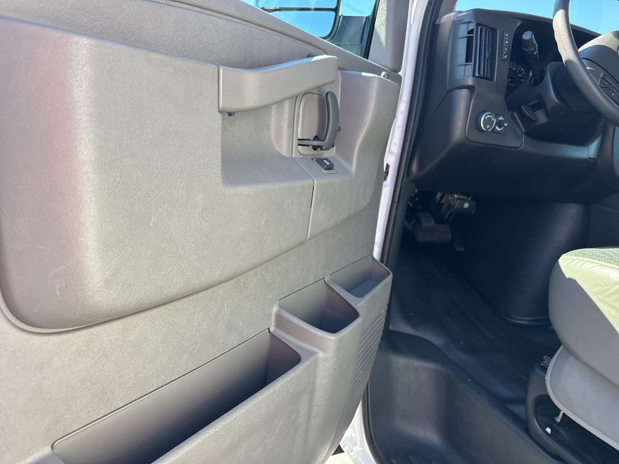 Used 2025 GMC Savana 2500 w/ Driver Convenience Package RWD image 15
