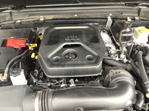 Used 2024 Jeep Wrangler Unlimited AWD/4WD image 8