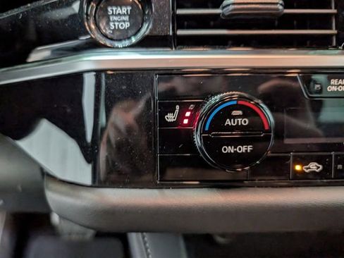 Used 2025 Nissan Pathfinder SV image 23