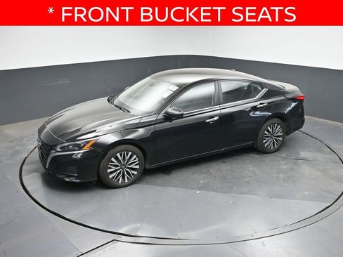 Used 2025 Nissan Altima 2.5 SV image 19