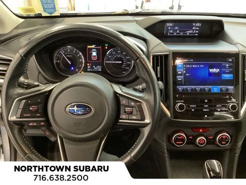 Used 2017 Subaru Impreza 2.0i Limited AWD/4WD image 3