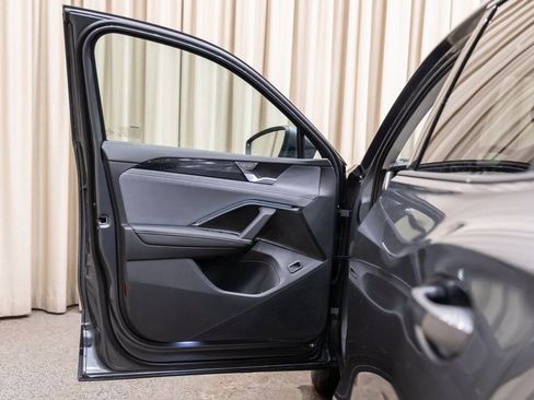 New 2026 Volkswagen Tiguan SE image 8