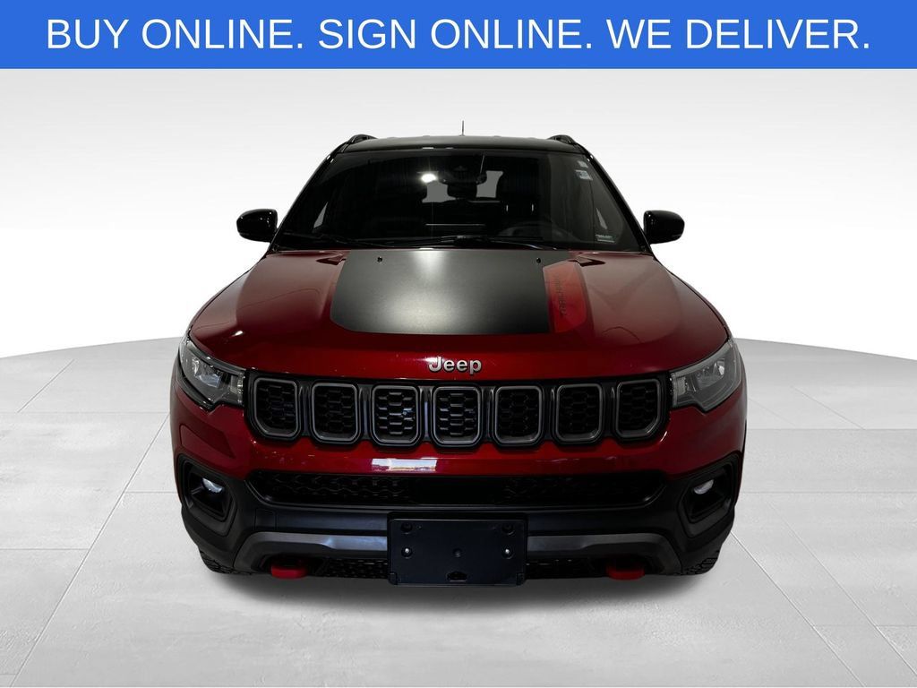 Used 2025 Jeep Compass Trailhawk AWD/4WD image 11
