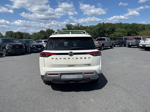 Used 2024 Nissan Pathfinder Platinum AWD/4WD image 5