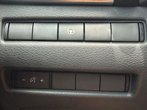 Used 2023 Nissan Rogue SV FWD image 23