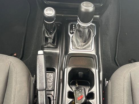 Used 2022 Jeep Wrangler Unlimited Sport AWD/4WD image 23