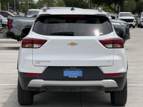 Used 2025 Chevrolet TrailBlazer LT AWD/4WD image 5