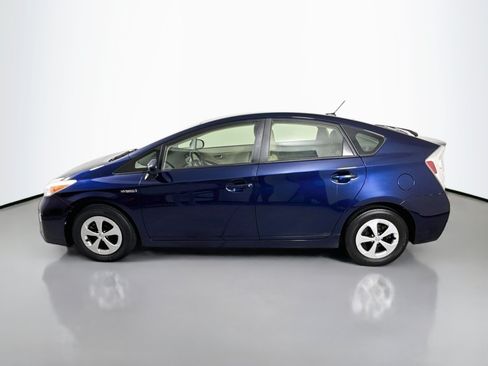 Used 2013 Toyota Prius Four FWD image 4