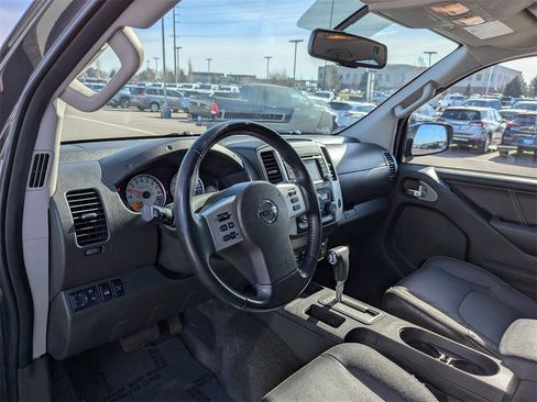 Used 2015 Nissan Frontier PRO-4X image 13