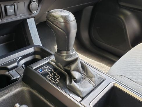 Used 2021 Toyota Tacoma SR AWD/4WD image 25
