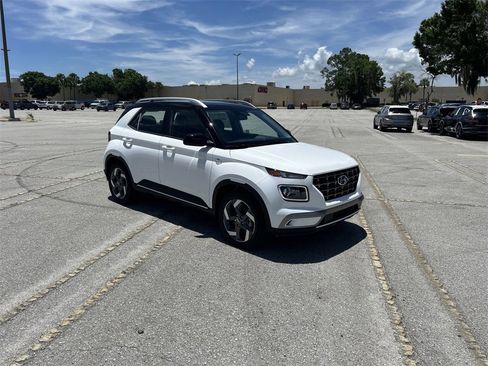 New 2025 Hyundai Venue Limited image 2