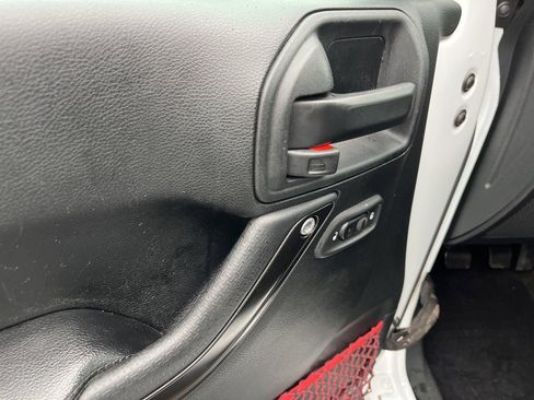 Used 2018 Jeep Wrangler Unlimited Rubicon image 31