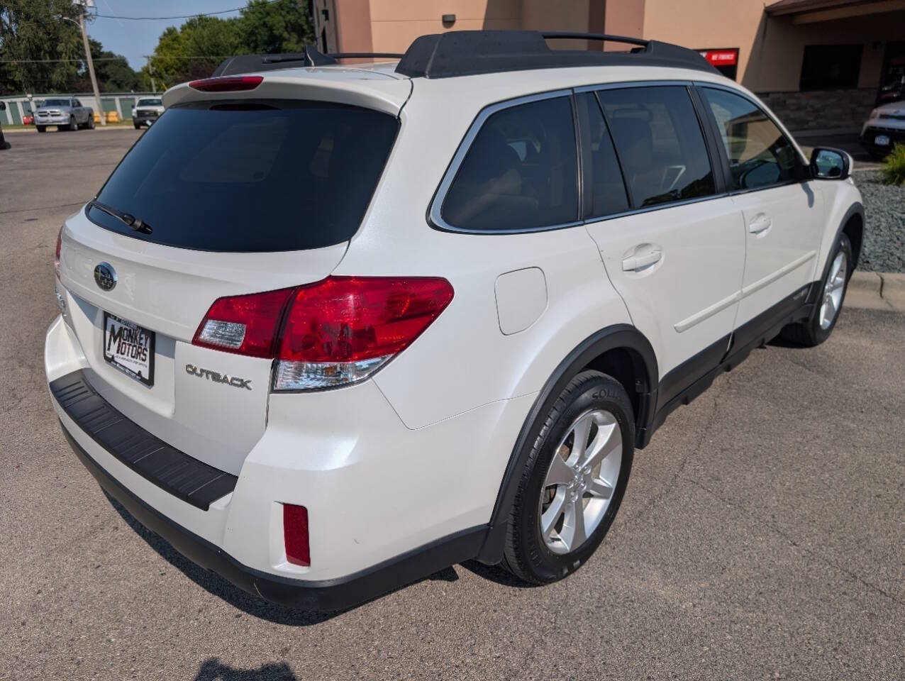 Used 2014 Subaru Outback 2.5i Limited AWD/4WD image 9