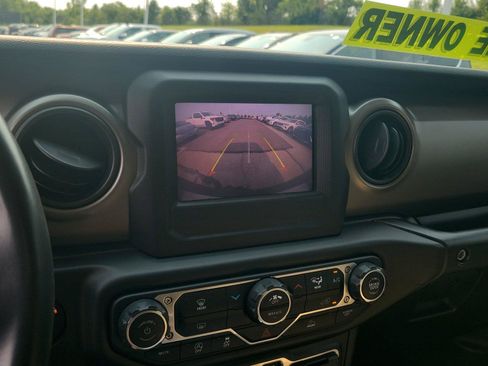 Used 2022 Jeep Wrangler Unlimited Sport AWD/4WD image 23
