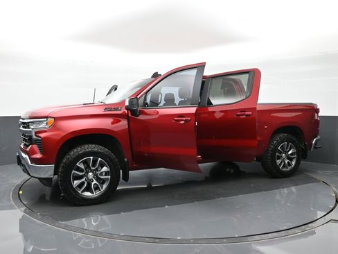 Used 2023 Chevrolet Silverado 1500 LT AWD/4WD image 47