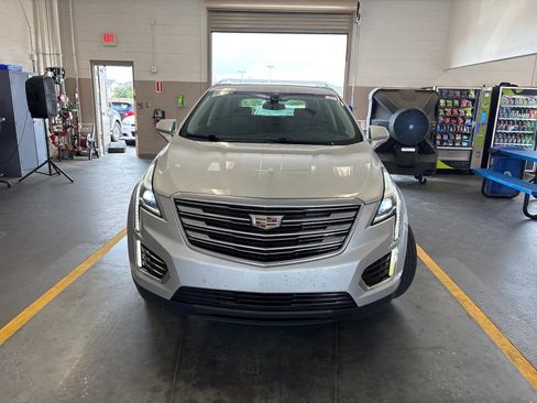 Used 2019 Cadillac XT5 Premium Luxury FWD image 3