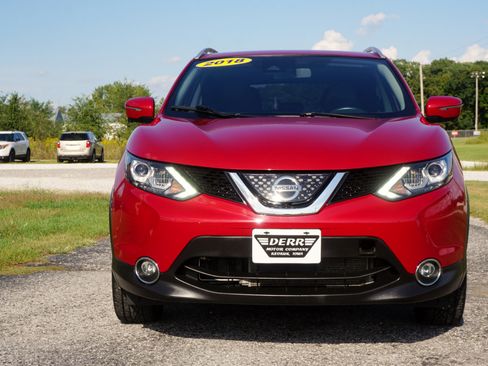 Used 2018 Nissan Rogue Sport SL w/ SL Premium Package image 3