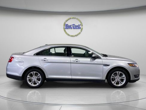 Used 2018 Ford Taurus SEL w/ Equipment Group 201A AWD/4WD image 6