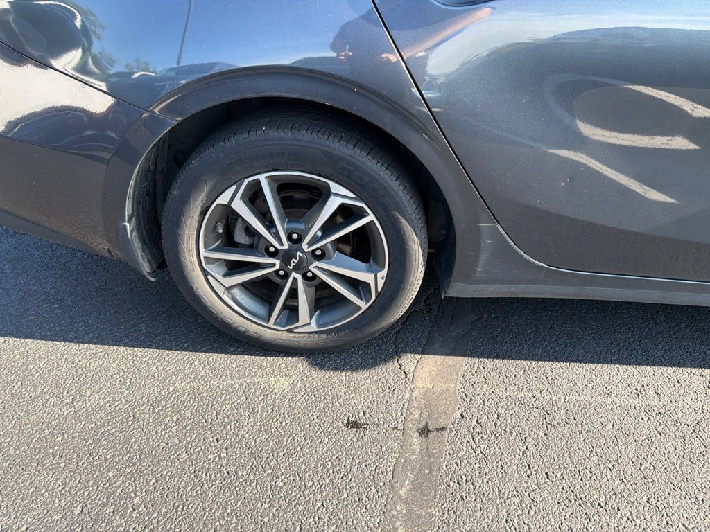 Certified 2023 Kia Forte LXS w/ LXS Technology Package FWD image 9