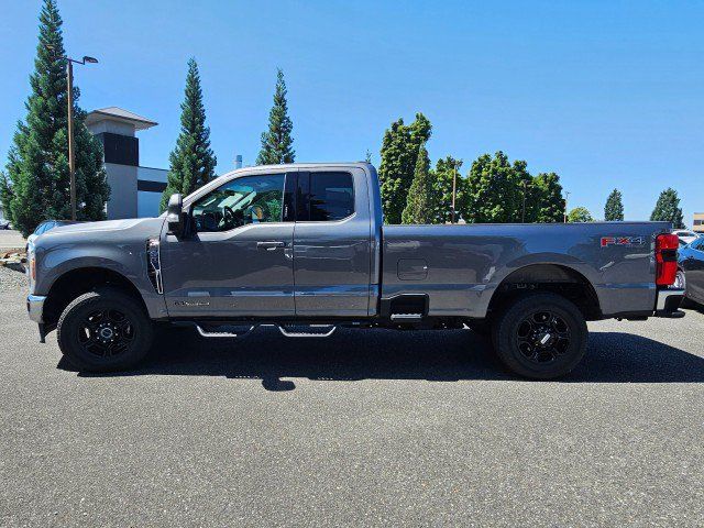 Used 2023 Ford F350 Lariat w/ FX4 Off-Road Package AWD/4WD image 6