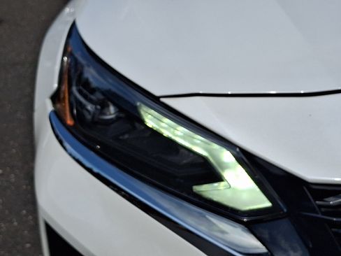Certified 2024 Nissan Altima 2.5 SV w/ SV Premium Package FWD image 9
