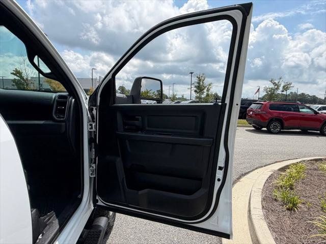 Certified 2024 RAM 2500 Tradesman w/ Chrome Appearance Group AWD/4WD image 52