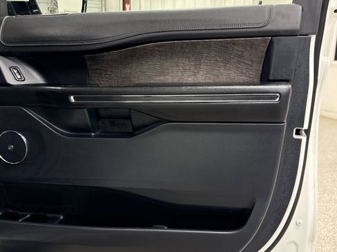 Used 2021 Ford Expedition Max Limited image 25