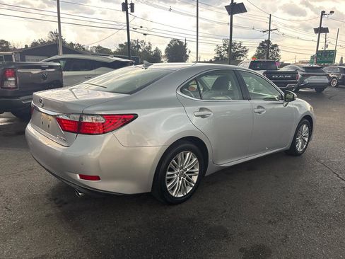 Used 2013 Lexus ES 350 w/ Luxury Pkg FWD image 7