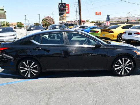 Used 2021 Nissan Altima 2.5 SR FWD image 8