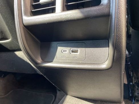 Used 2025 Cadillac XT4 Premium Luxury image 19