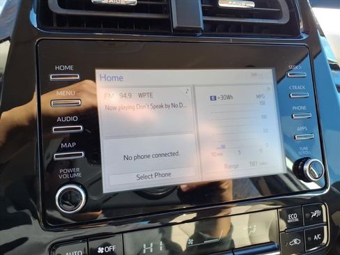 Used 2020 Toyota Prius XLE image 14