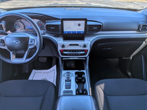 Used 2023 Ford Explorer XLT RWD image 17