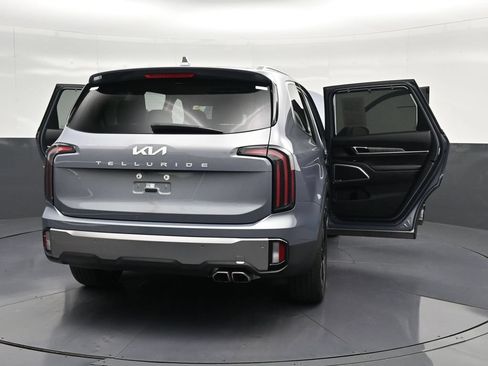 Used 2025 Kia Telluride EX FWD image 36