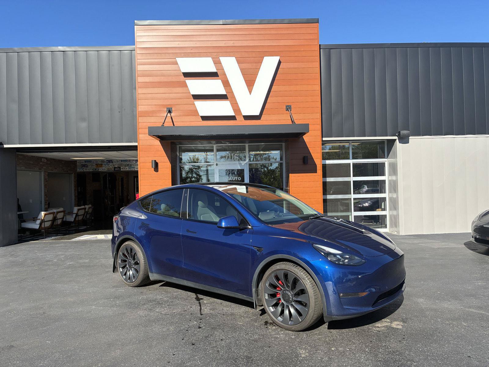 Used 2022 Tesla Model Y Performance AWD/4WD image 1