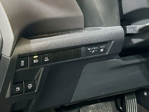 Used 2023 Toyota Sienna XLE Woodland Edition AWD/4WD image 8