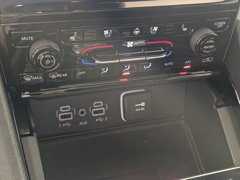 Certified 2024 Jeep Grand Cherokee Overland w/ Luxury Tech Group IV AWD/4WD image 23