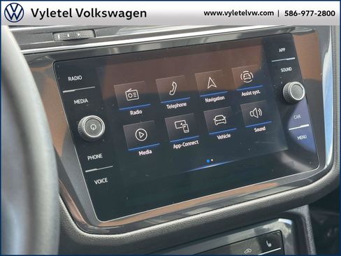 Certified 2023 Volkswagen Tiguan SE image 25