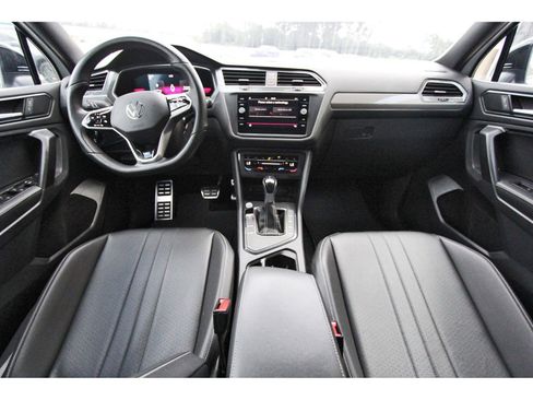 Used 2022 Volkswagen Tiguan SE R-Line FWD image 10