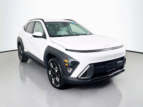 Used 2024 Hyundai Kona SEL AWD/4WD image 3