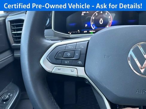 Used 2025 Volkswagen Taos SE AWD/4WD image 18