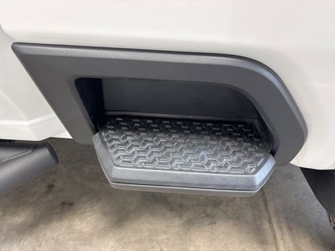 Used 2025 GMC Sierra 2500 AT4 w/ AT4 Preferred Package image 16