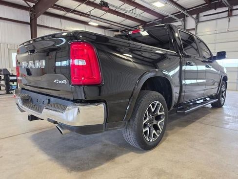 Used 2025 RAM 1500 Laramie AWD/4WD image 5