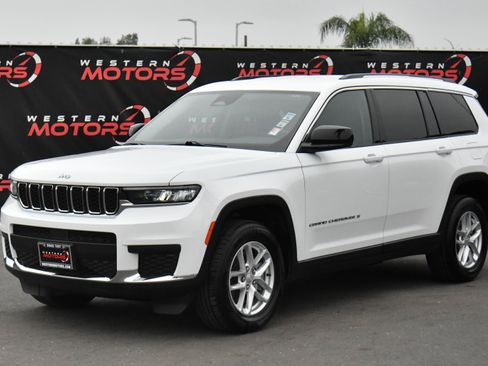 Used 2023 Jeep Grand Cherokee L Laredo image 3