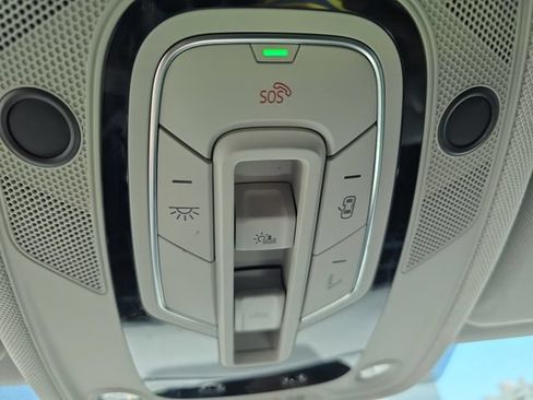 Used 2023 Audi Q8 Prestige AWD/4WD image 26