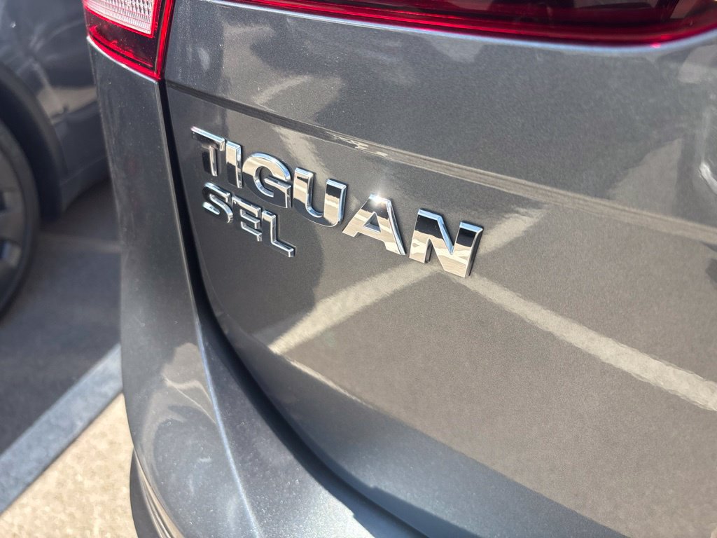 Used 2021 Volkswagen Tiguan SEL Premium R-Line AWD/4WD image 23
