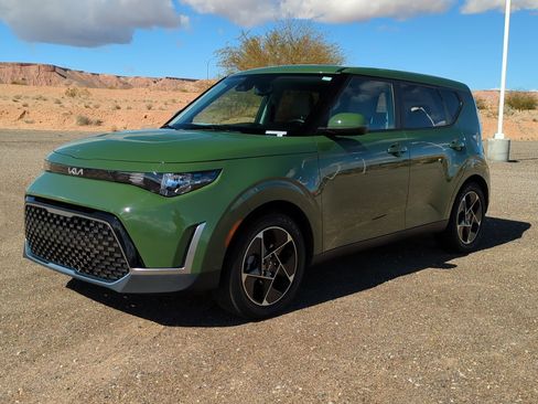 Used 2023 Kia Soul EX image 7