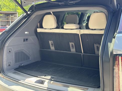 New 2026 Cadillac Escalade IQ Luxury 1 w/ LPO, Floor Liner Package AWD/4WD image 29